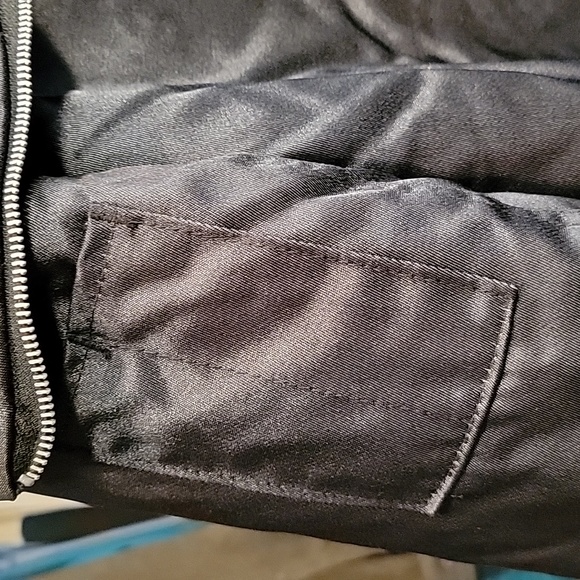 Men's officers coat. Zip front and zip hood. X large - Picture 4 of 4